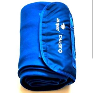 Fleece blanket in blue, 56" x 42", new